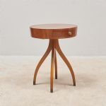 1606 6207 LAMP TABLE